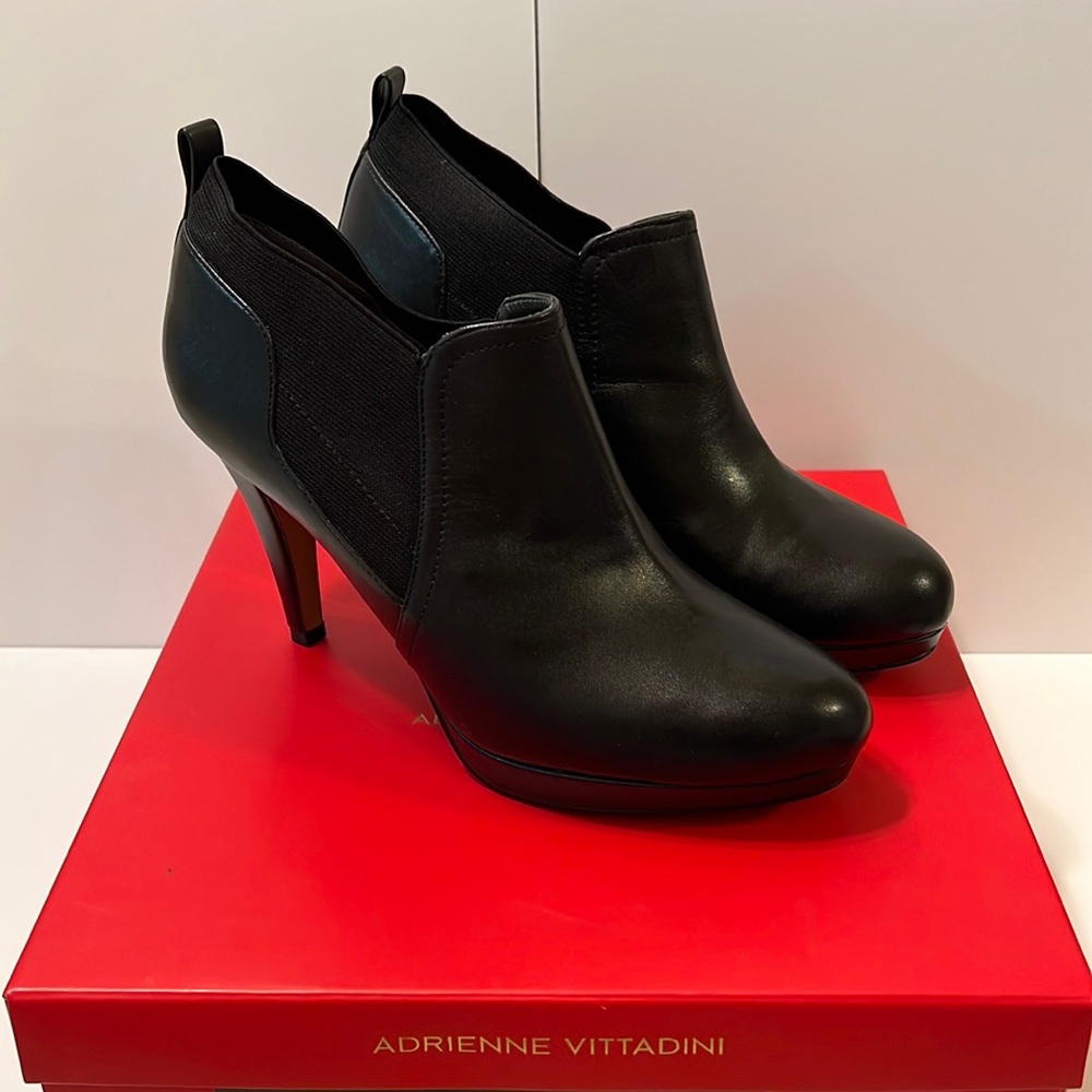 Adrienne Vittadini Black Leather Soft Calf Ankle Boots Booties - 7 1/2